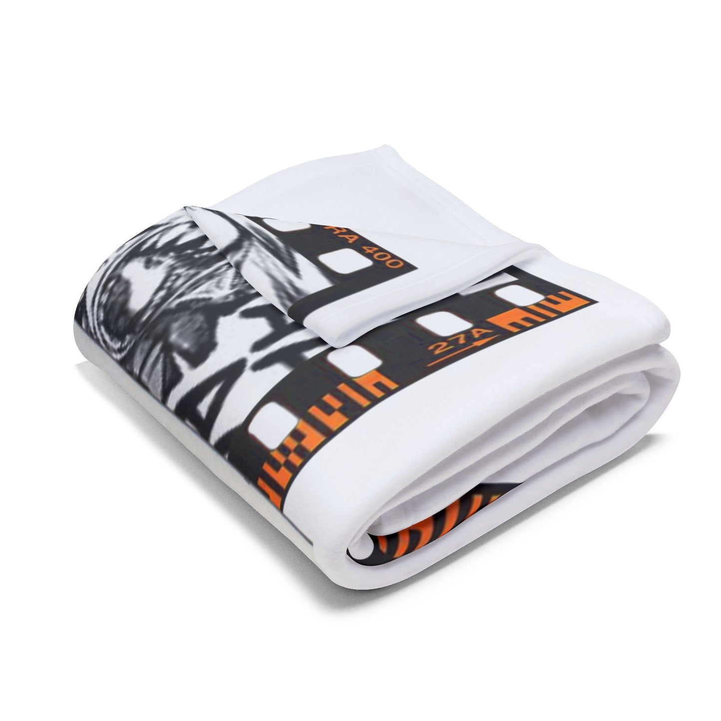 Anime-Inspired Arctic Fleece Blanket, Cozy Throw for Movie Nights